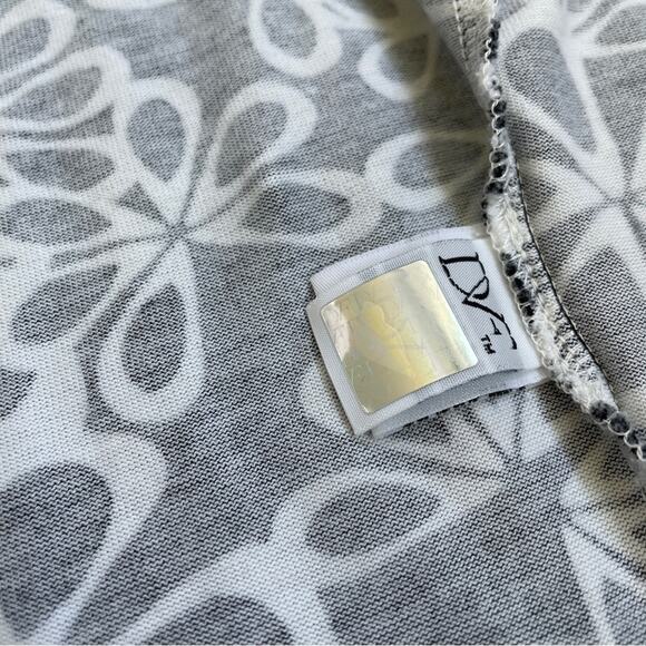 Diane Von Furstenberg Wrap Dress Halo Petal Black and White Floral Pattern 4 - Picture 12 of 15